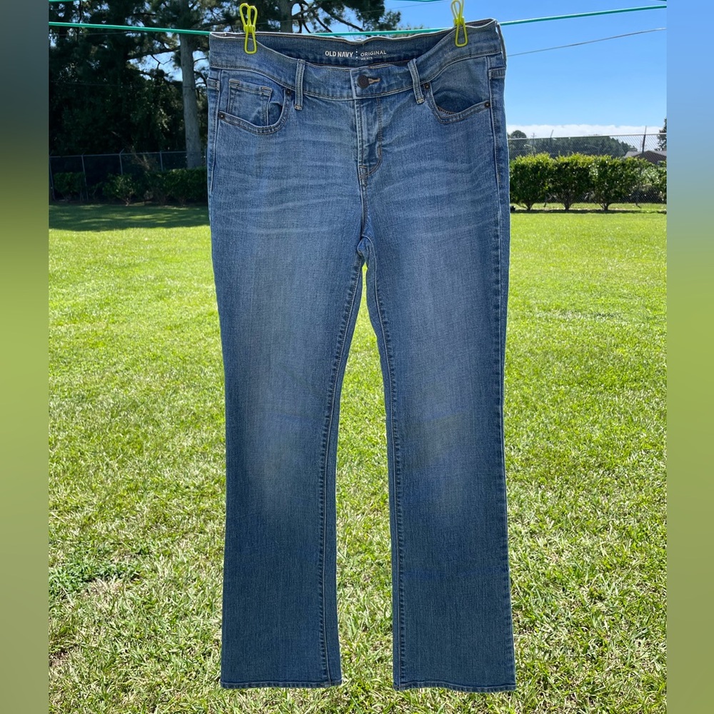 Old Navy size 6 Original Mid-Rise jeans